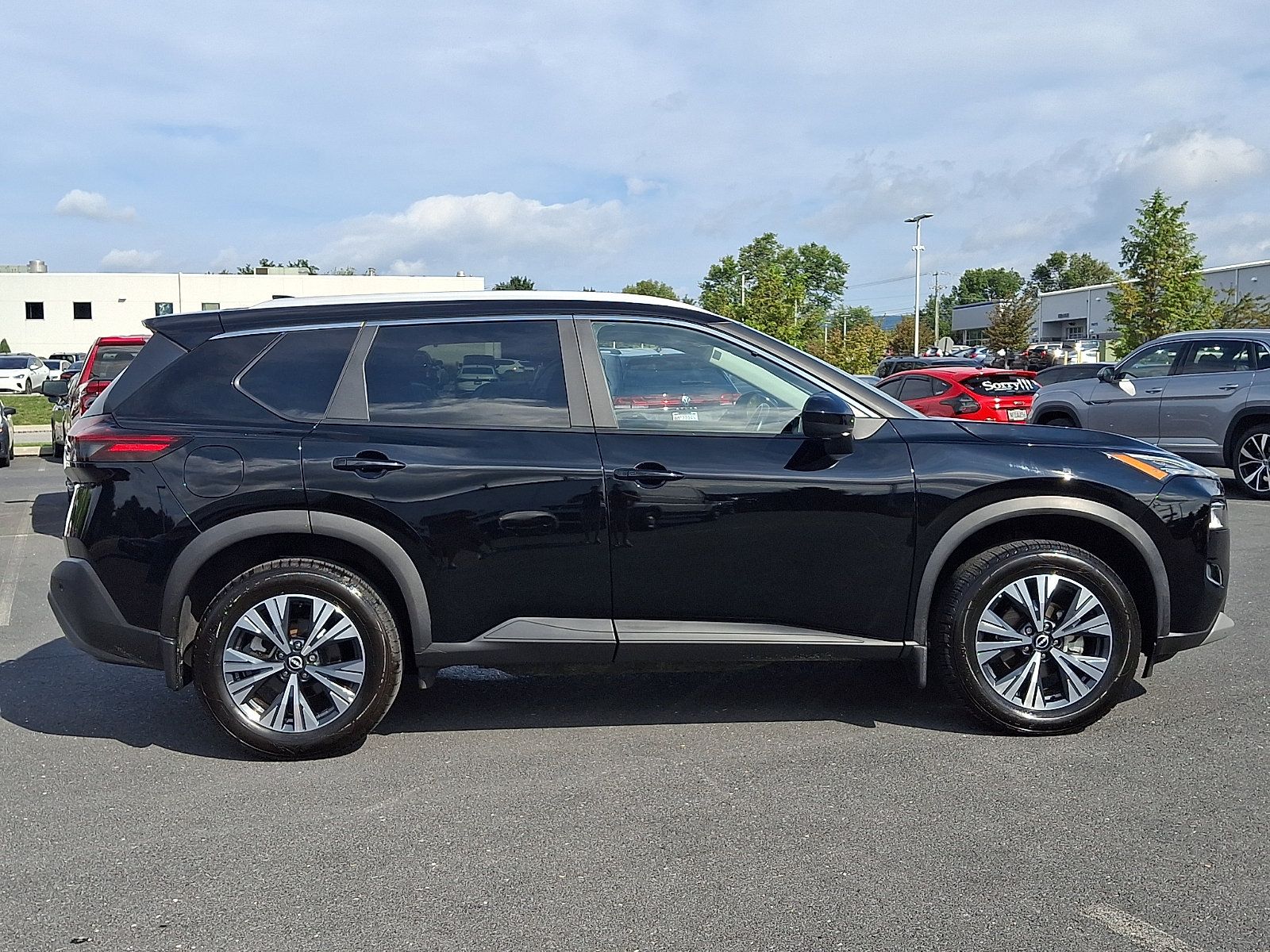Certified 2023 Nissan Rogue SV w/ SV Premium B Package AWD/4WD image 7