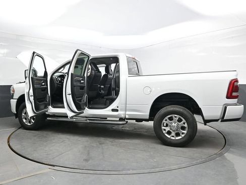 Used 2024 RAM 2500 Laramie AWD/4WD image 28