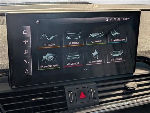 Used 2023 Audi Q5 2.0T Premium w/ Convenience Package image 9