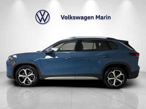 New 2026 Volkswagen Tiguan SE FWD image 2