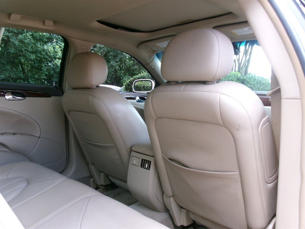 Used 2007 Buick Lucerne CXL w/ Luxury Package FWD image 31