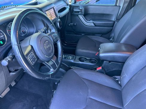 Used 2018 Jeep Wrangler Unlimited Sport w/ Connectivity Group image 10