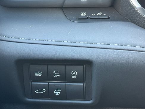 Used 2023 Toyota Highlander Limited image 33