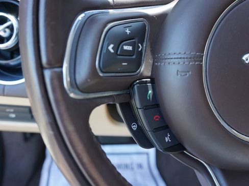 Used 2016 Jaguar XJ R-Sport RWD image 28