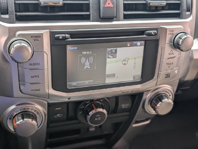 Used 2018 Toyota 4Runner SR5 AWD/4WD image 21
