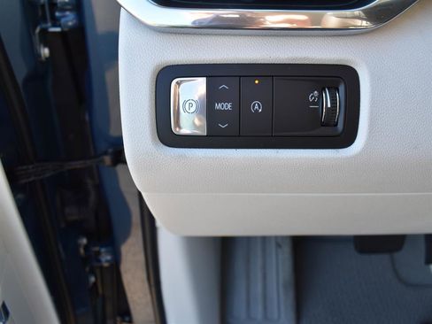 New 2026 GMC Acadia Denali w/ Super Cruise Package image 17