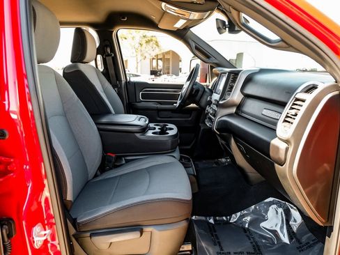 Used 2024 RAM 2500 Big Horn w/ Bed Utility Group image 32