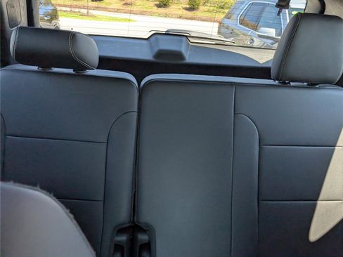 Used 2023 Chevrolet Traverse LT w/ LT Premium Package image 12