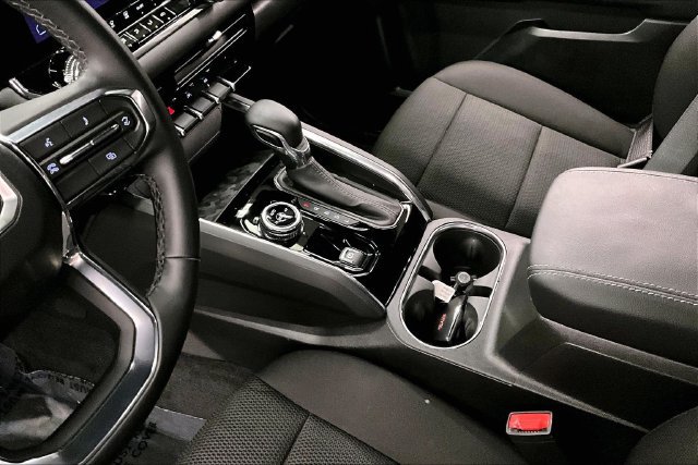 Used 2025 GMC Canyon Elevation AWD/4WD image 17