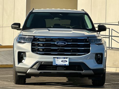 New 2026 Ford Explorer Active w/ Active Comfort Package image 8