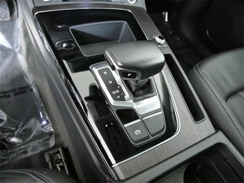 Used 2022 Audi Q5 2.0T Premium w/ Convenience Package image 20