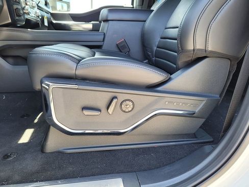 New 2025 Ford F250 Platinum image 36
