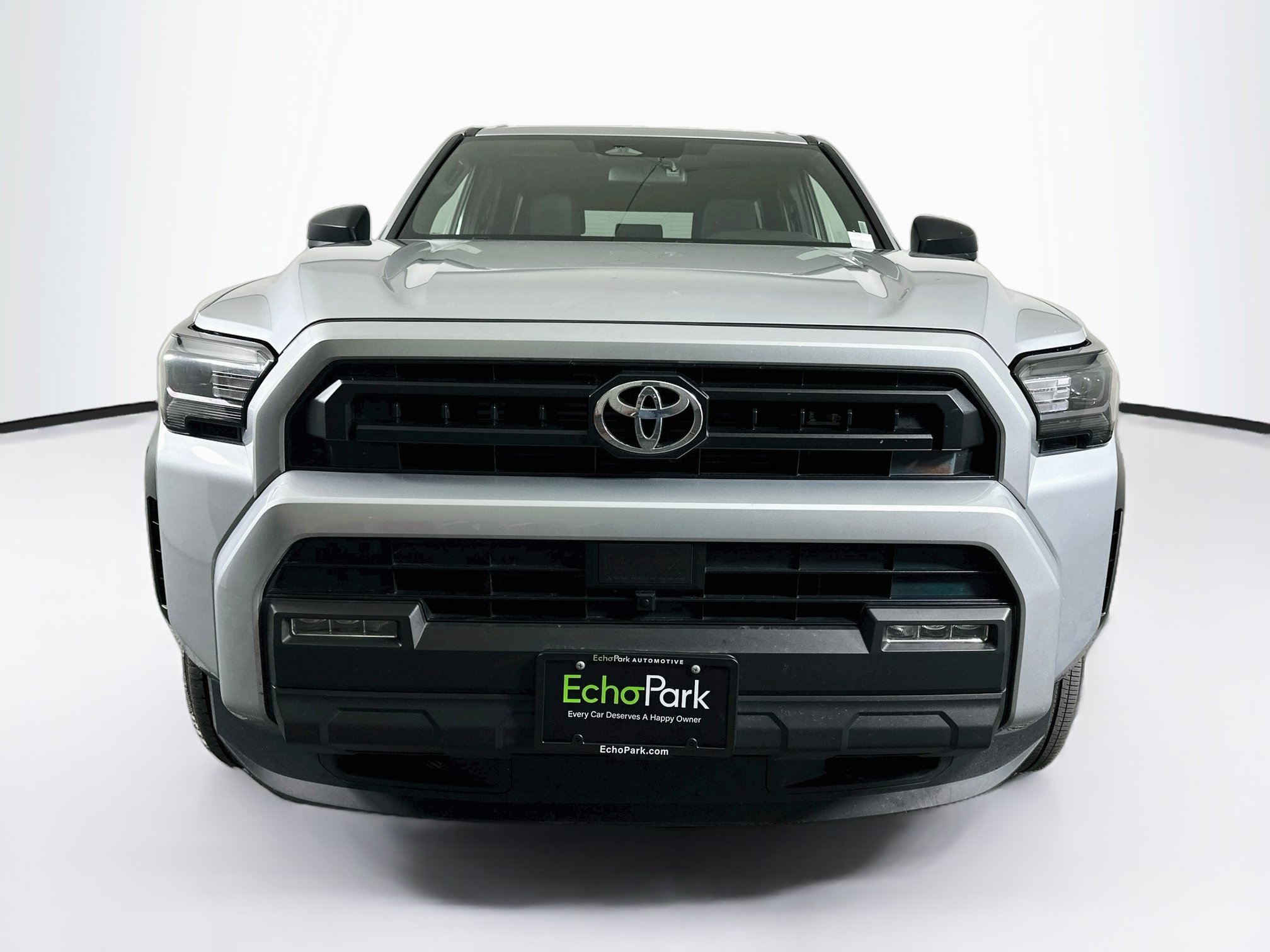 Used 2025 Toyota 4Runner SR5 AWD/4WD image 2