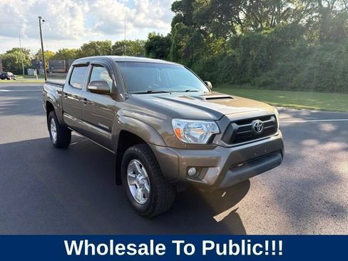 Used 2013 Toyota Tacoma 4x4 Double Cab w/ TRD Sport Pkg image 2
