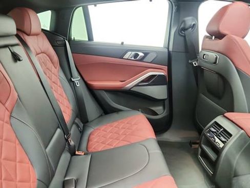 Used 2025 BMW X6 xDrive40i w/ Executive Package image 24