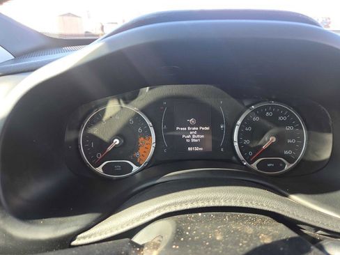 Used 2018 Jeep Renegade Altitude image 11