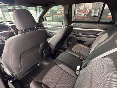 Used 2018 Ford Explorer XLT image 9