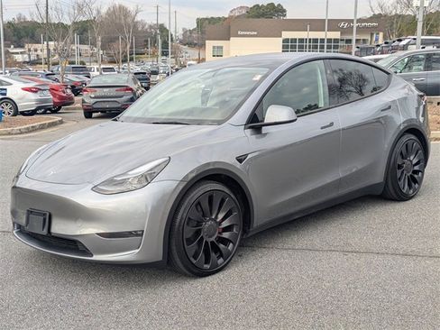 Used 2025 Tesla Model Y Performance image 3