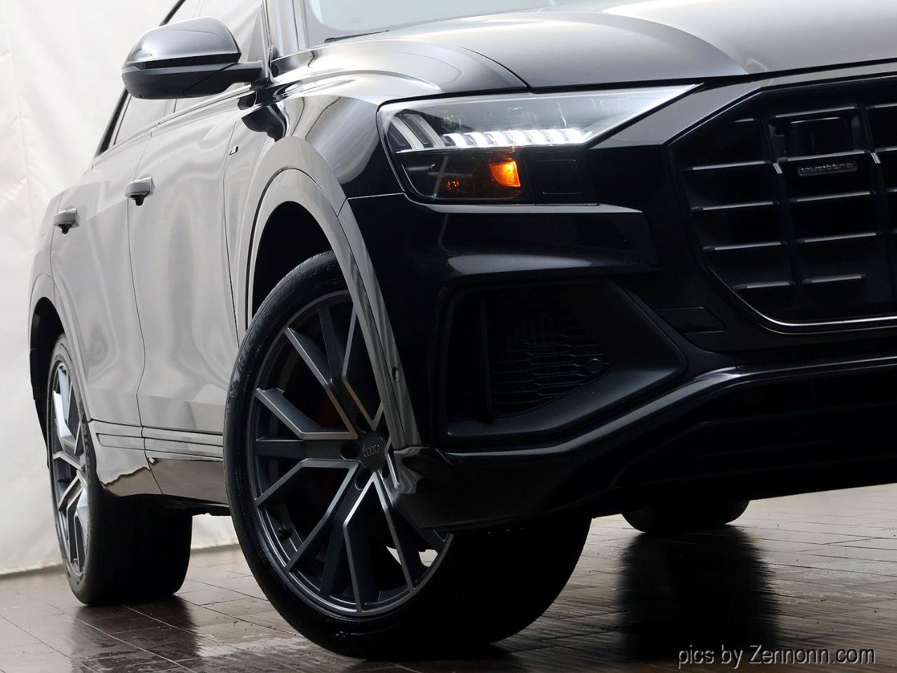 Used 2019 Audi Q8 Prestige w/ Luxury Package AWD/4WD image 4
