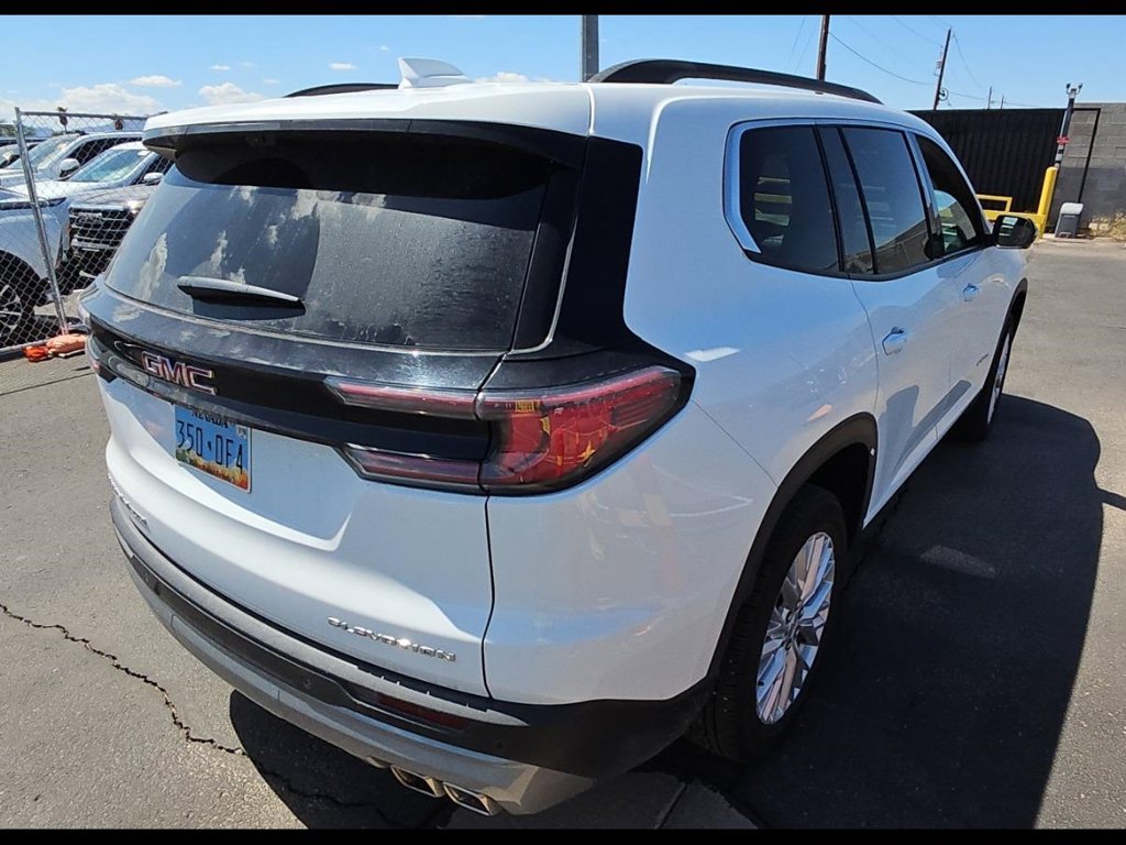 Used 2026 GMC Acadia Elevation w/ Elevation Premium Package AWD/4WD image 2