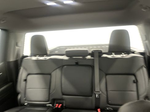 Used 2024 GMC Sierra 1500 SLT image 11