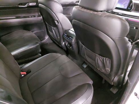 Used 2024 Hyundai Palisade Calligraphy image 11