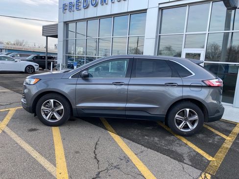 Used 2024 Ford Edge SEL w/ Convenience Package AWD/4WD image 2