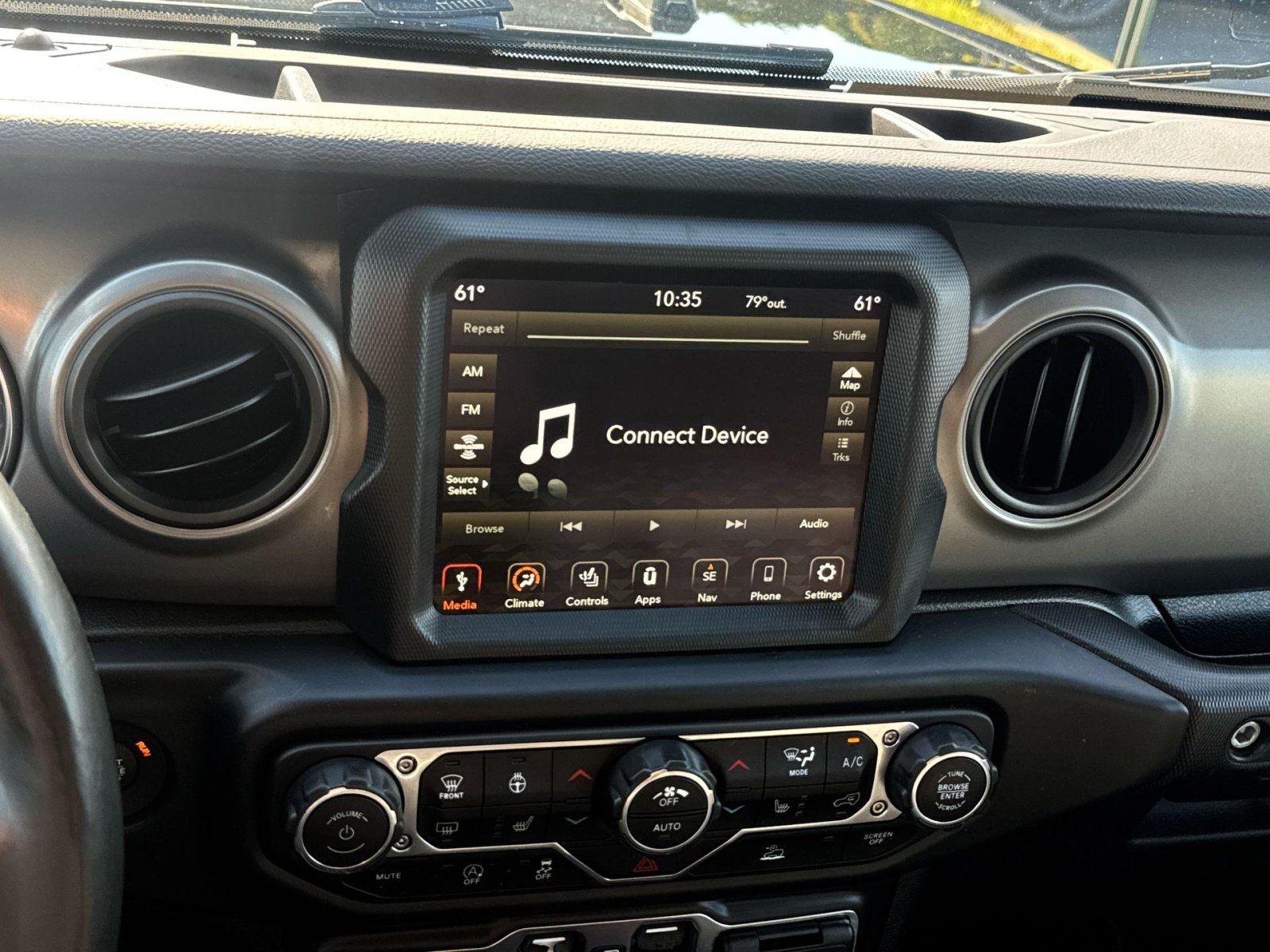 Used 2022 Jeep Gladiator Sport AWD/4WD image 18