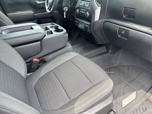 Used 2022 Chevrolet Silverado 2500 Custom w/ Custom Value Package AWD/4WD image 33