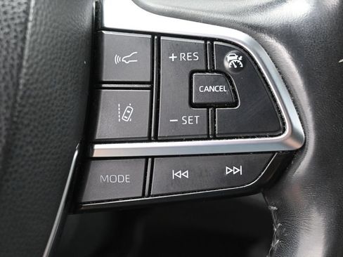 Certified 2021 Toyota Highlander Platinum AWD/4WD image 19