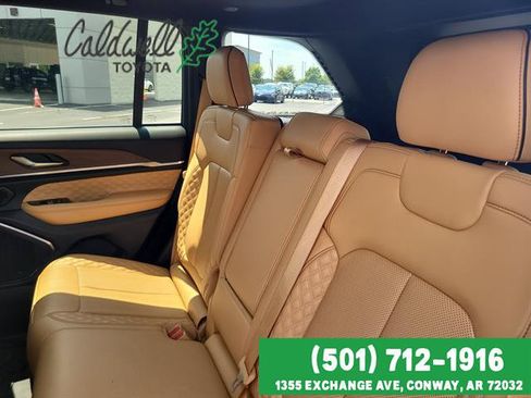 Used 2023 Jeep Grand Cherokee Summit AWD/4WD image 23