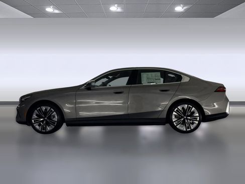 New 2026 BMW i5 eDrive40 image 2