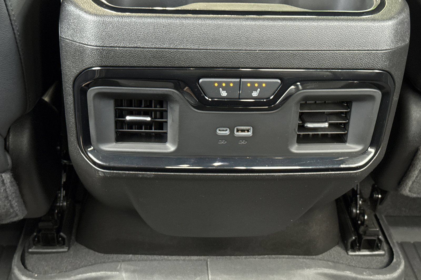 Used 2024 GMC Sierra 2500 AT4 w/ Technology Package AWD/4WD image 40