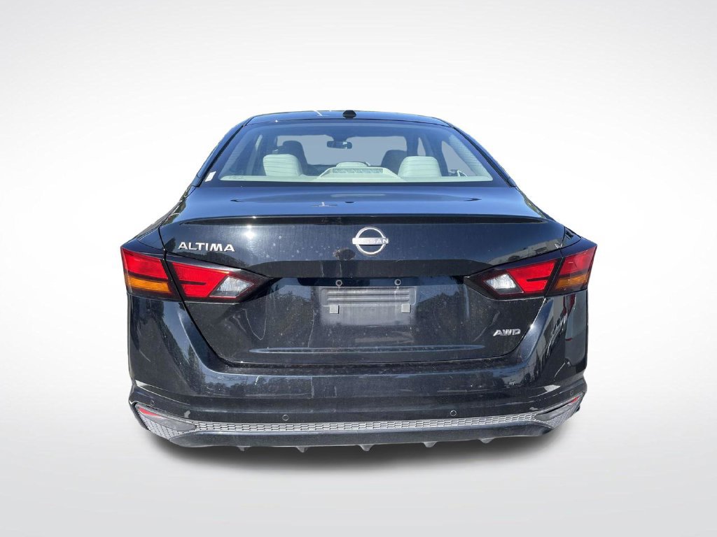 Used 2025 Nissan Altima 2.5 SV AWD/4WD image 5