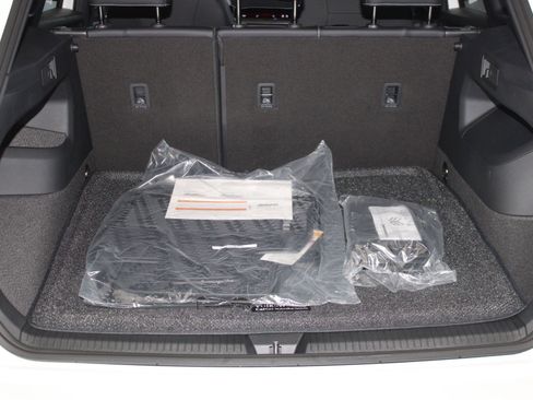 New 2026 Volkswagen Tiguan SE R-Line image 27