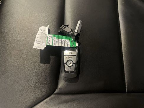 Used 2022 Ford Explorer XLT w/ Equipment Group 202A image 28