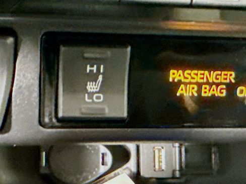 Certified 2022 Toyota RAV4 XLE Premium image 17