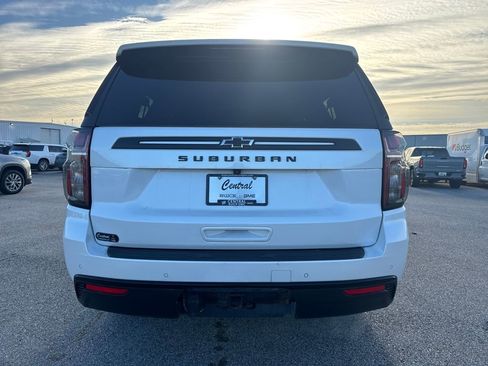 Used 2024 Chevrolet Suburban Z71 w/ Luxury Package image 4