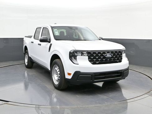 New 2025 Ford Maverick XL w/ Equipment Group 102A image 22