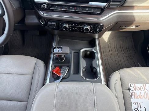 Used 2025 GMC Sierra 1500 SLT w/ SLT Premium Package image 21