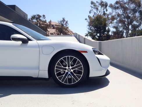 Certified 2023 Porsche Taycan w/ Premium Package RWD image 11