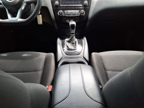 Used 2019 Nissan Rogue Sport S w/ Appearance Package FWD image 18