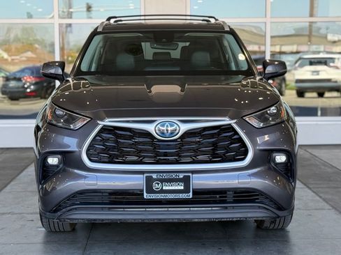 Used 2022 Toyota Highlander XLE image 5