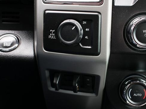 Used 2019 Ford F250 Lariat w/ Lariat Ultimate Package AWD/4WD image 32