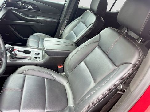 Used 2023 Chevrolet Traverse RS FWD image 20