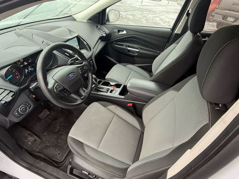Used 2019 Ford Escape SE image 24