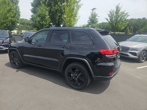 Used 2021 Jeep Grand Cherokee Freedom Edition RWD image 6