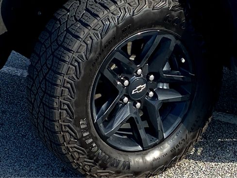 Used 2024 Chevrolet Silverado 1500 LT Trail Boss w/ Protection Package image 17