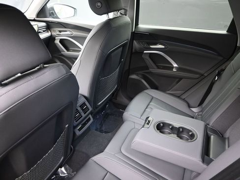 Certified 2025 Audi Q5 Premium w/ Convenience Package image 18