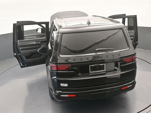 Used 2022 Jeep Wagoneer Series II image 71